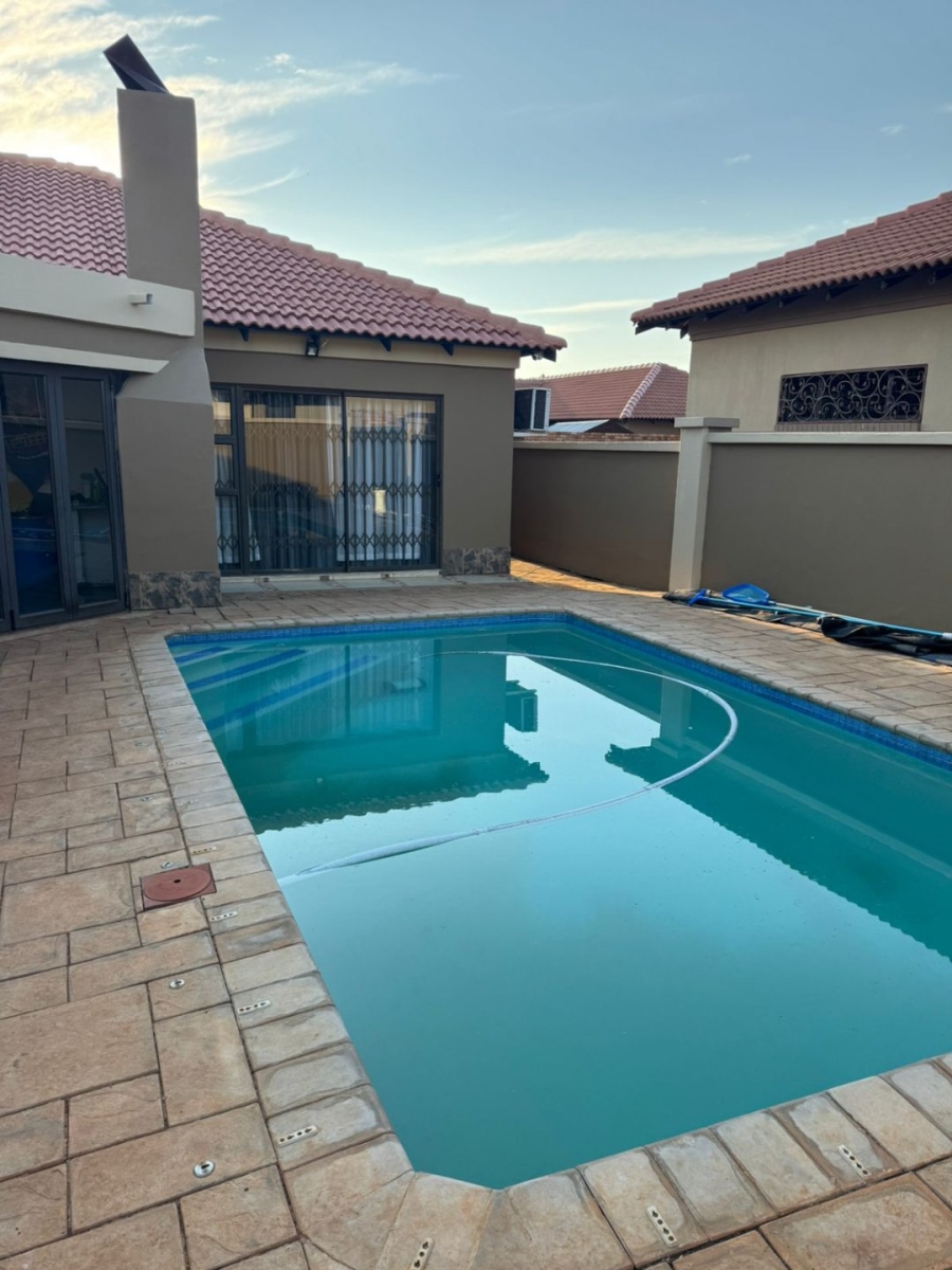 3 Bedroom Property for Sale in Wilkoppies North West